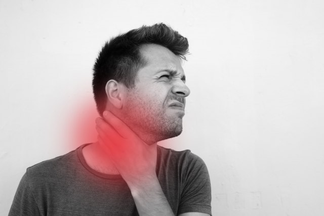 Muči vas jutarnji bol u grlu? Ovo su mogući uzroci